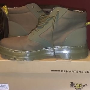 Dr.Martens air wave boots olive green